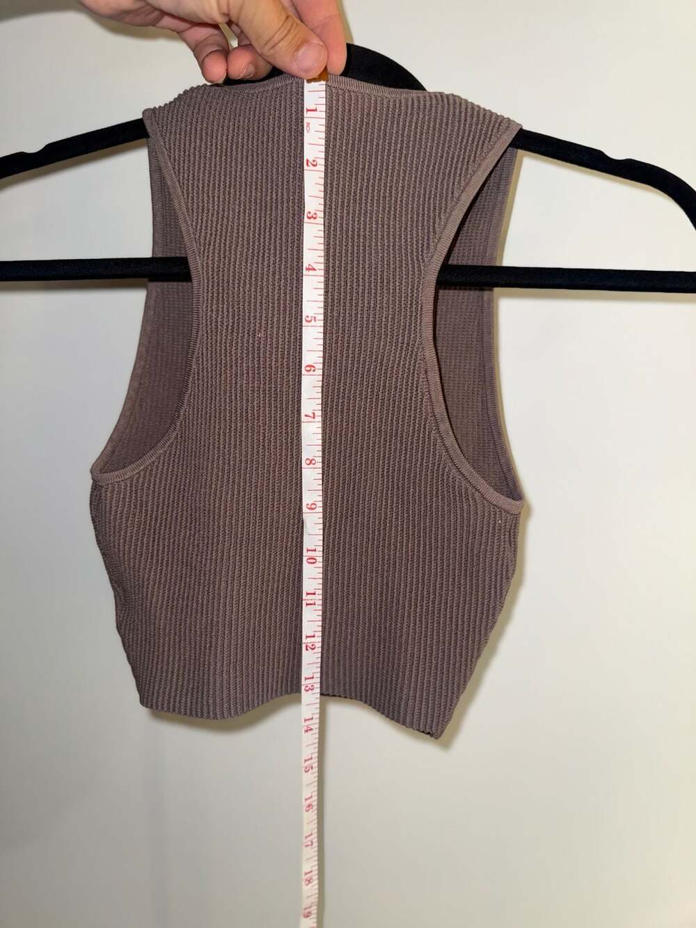 Babaton Sculpt Knit Racer Cropped Tank - Picture 4 of 6